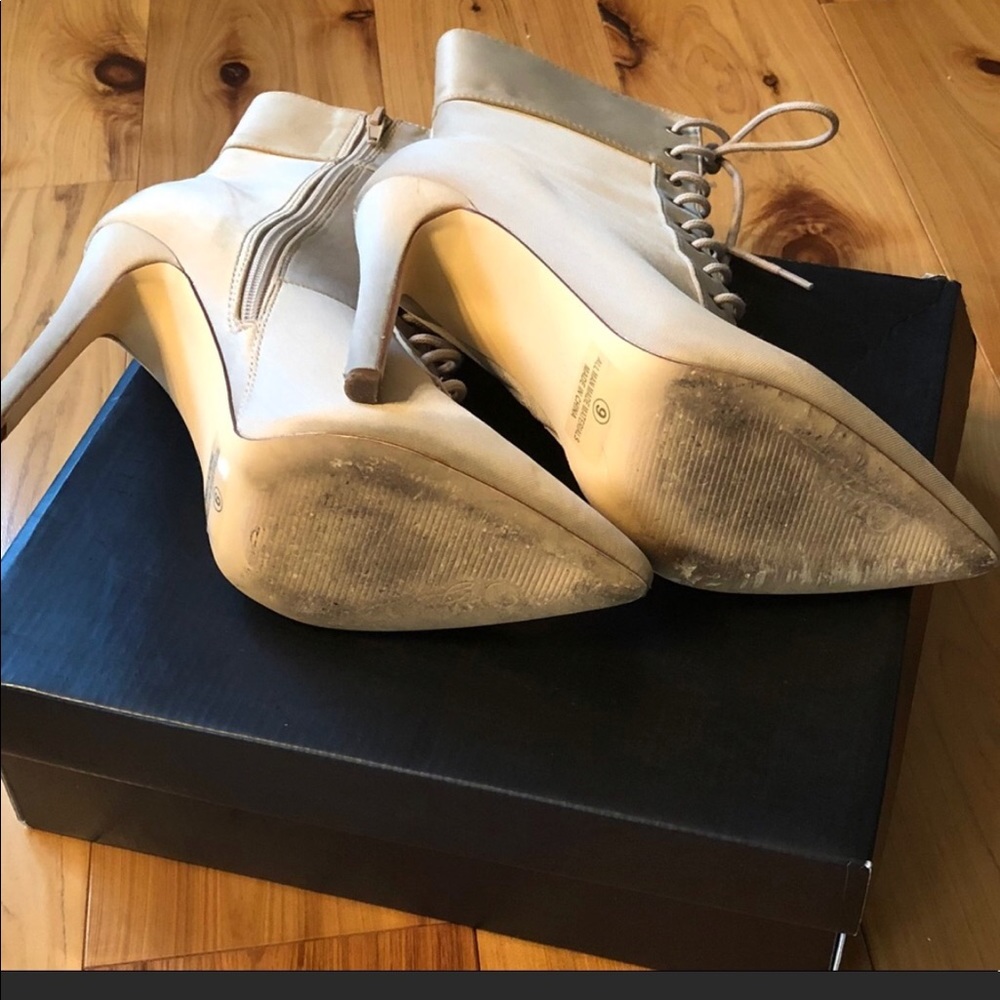 🚨SALE🚨Olivia & Jaymes Lycra/Satin Taupe Booties - Picture 2 of 8